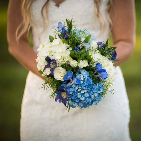 Stunning Fit and Flare Wedding Dress - size 10 curvy girl - Picture 2 of 9